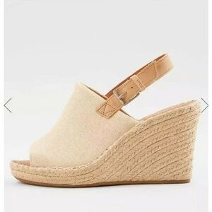 Elegant Tan Wedge Sandals